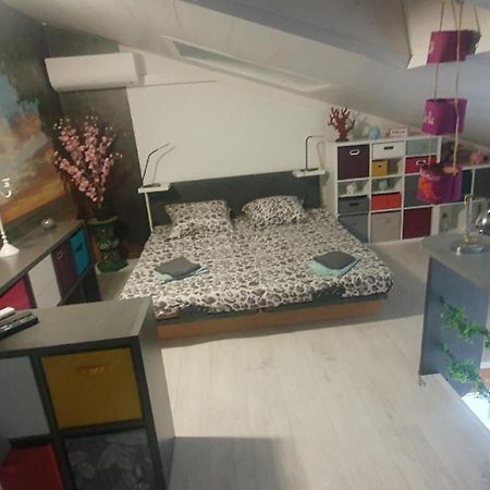 Joli Et Spacieux Studio Avec Garage Au Bord De Mer Fréjus Exterior foto
