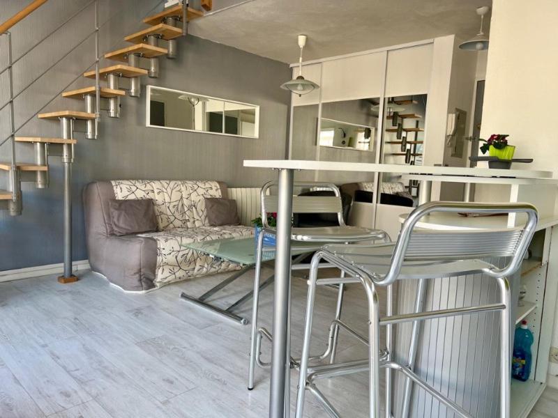 Joli Et Spacieux Studio Avec Garage Au Bord De Mer Fréjus Exterior foto